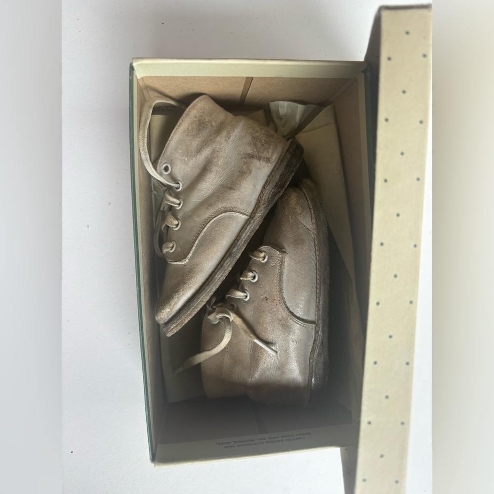 Vintage leather stride rite baby shoes *in original box*